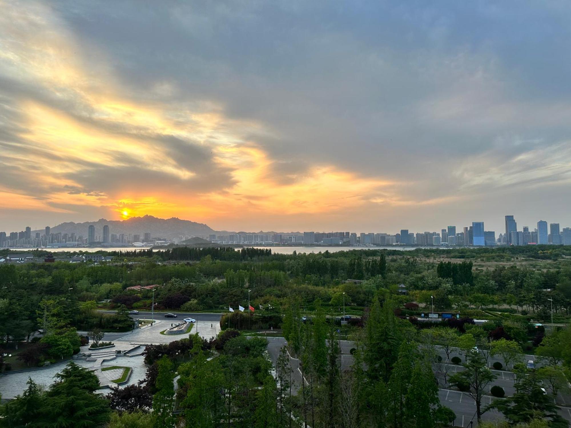 Wyndham Grand Qingdao Hotel Eksteriør billede